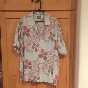 Tommy Bahama Men’s camp shirt size L